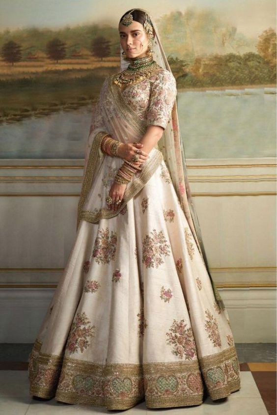Bridal Lehenga Patterns In Trend -Storyvogue.com | Kerala engagement dress,  Hindu engagement dress kerala, Long skirt and top